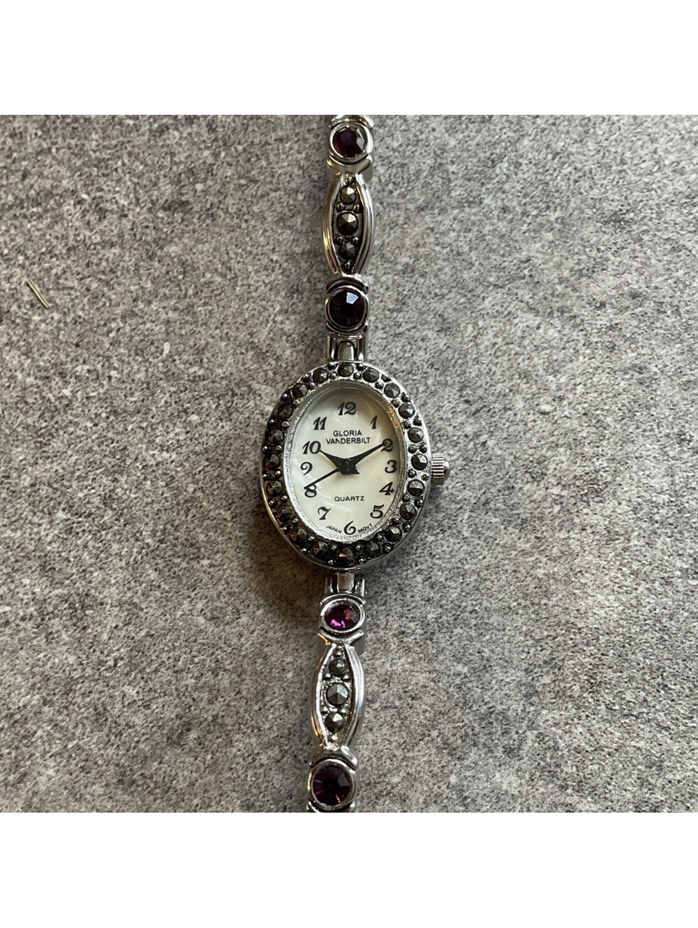 Vintage Gloria Vanderbilt Watch 19mm Case W/Red Rhinestones Accent Band A19